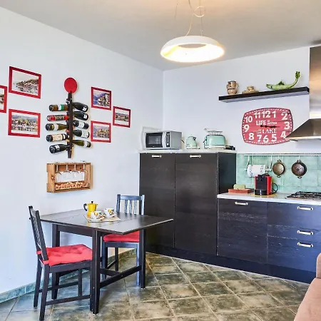 703 By Interhome *